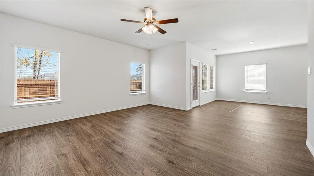 Spacious, unfurnished interior of a new home in Winchester Crossing, Princeton (Image 18).