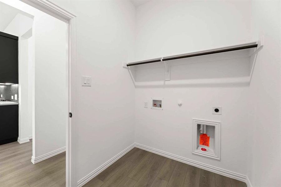 Spacious, unfurnished interior of a new home in Meadow Park, Melissa (Image 15). Spacious, unfurnished interior of a new home in Meadow Park, Melissa (Image 15).