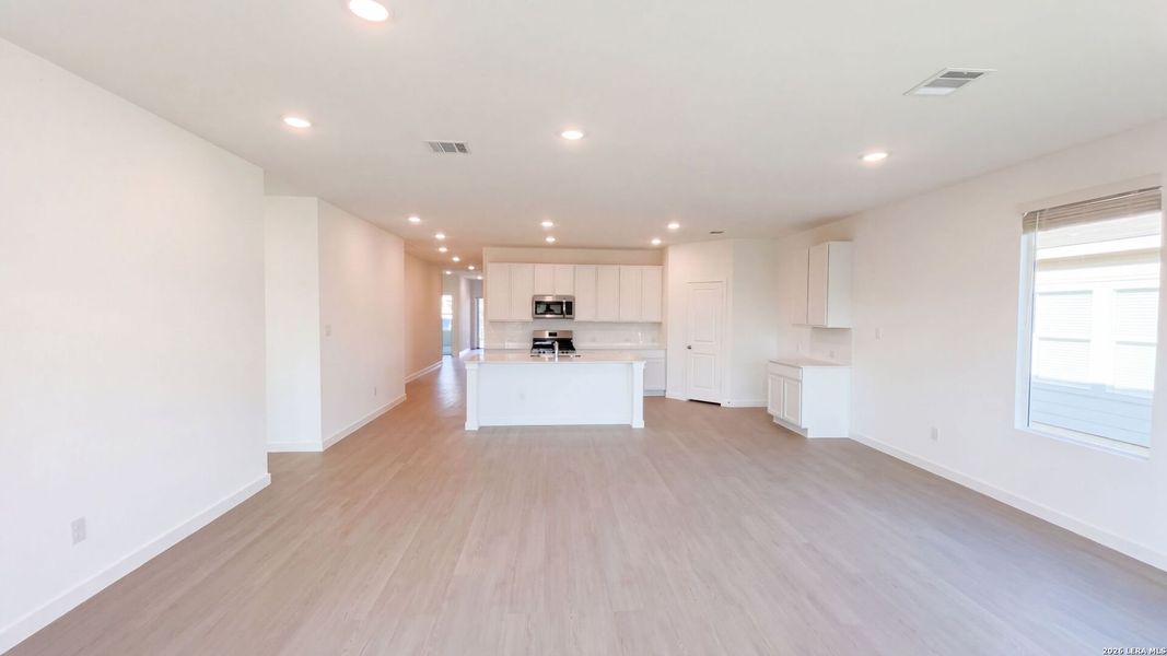 Spacious, unfurnished interior of a new home in Waterwheel, San Antonio (Image 33).