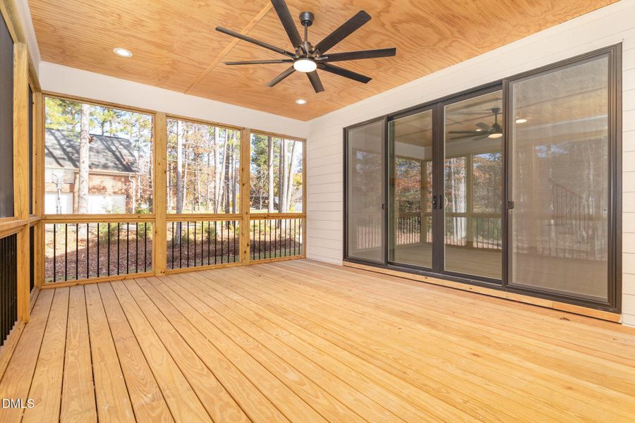 039_wag01887-edit_110