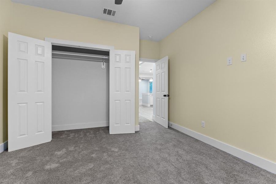 Spacious, unfurnished interior of a new home in , Bonham (Image 12).