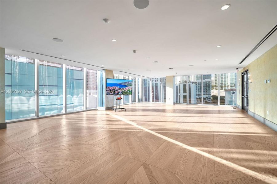 Community amenities in Missoni Baia, Miami (Image 46).