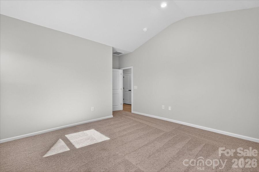 Spacious, unfurnished interior of a new home in Knights Bridge, Richburg (Image 10).