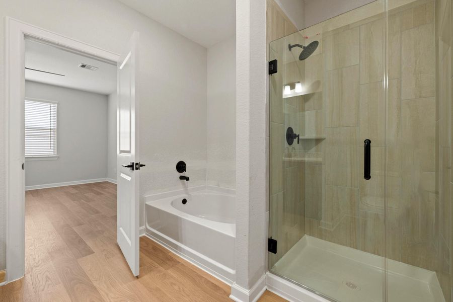 Furnished interior view inside a new home in Lago Mar, Texas City (Image 7).