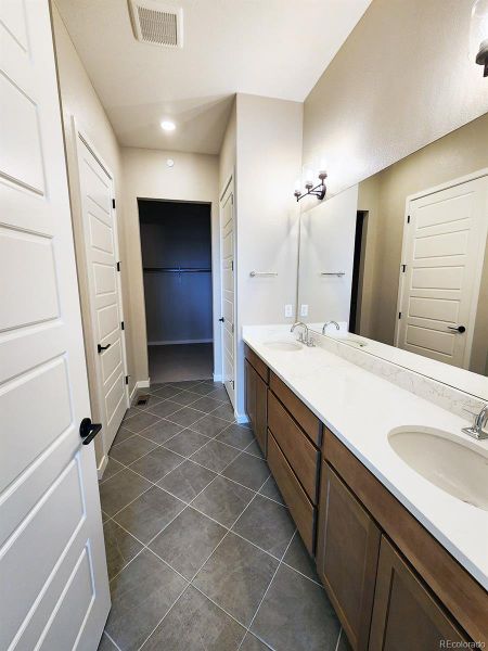 Image 21 of a home in .