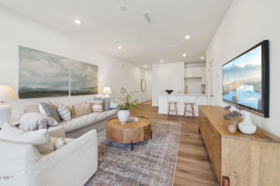 9-web-or-mls-2027 Oakdale Dr-S3103-009