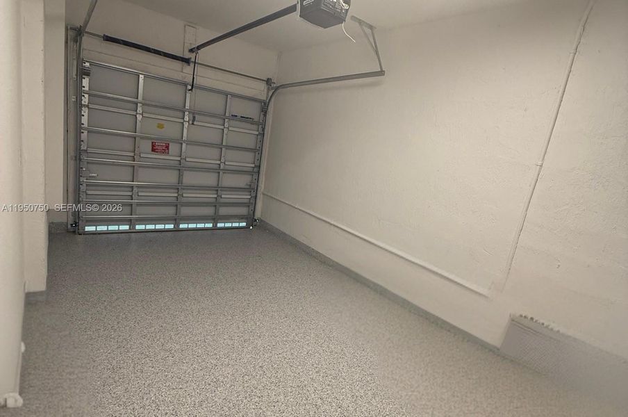 Spacious, unfurnished interior of a new home in , Miami (Image 16).