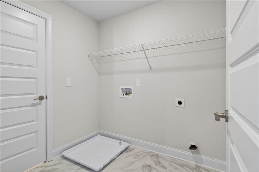 Spacious, unfurnished interior of a new home in Waters Edge, Mansfield (Image 22).