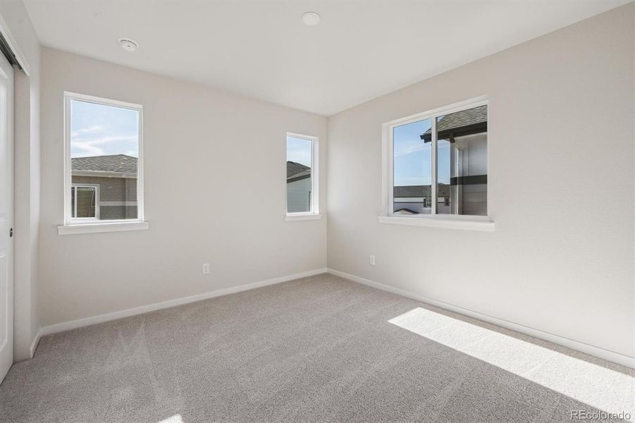 Spacious, unfurnished interior of a new home in Windler, Aurora (Image 10).