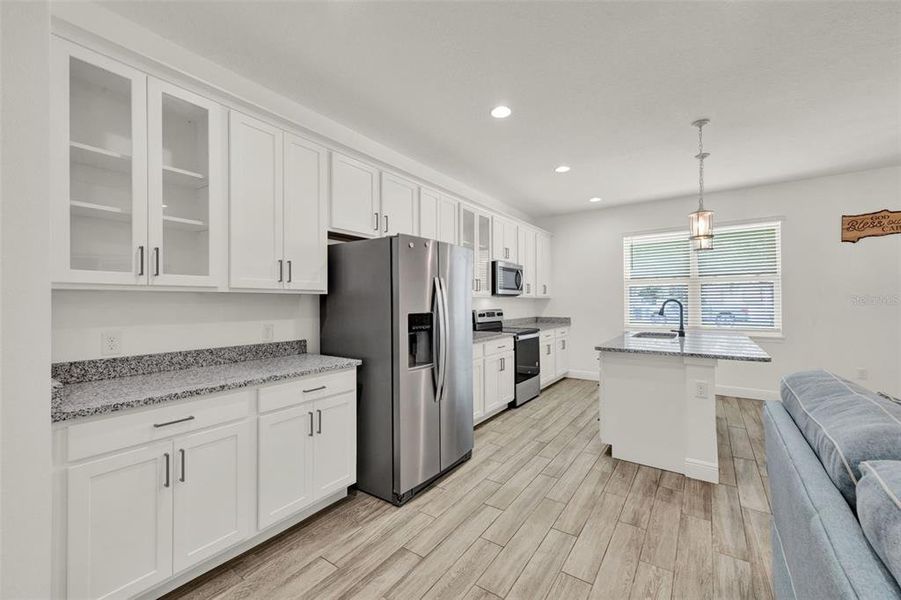 Furnished interior view inside a new home in , Orlando (Image 9).