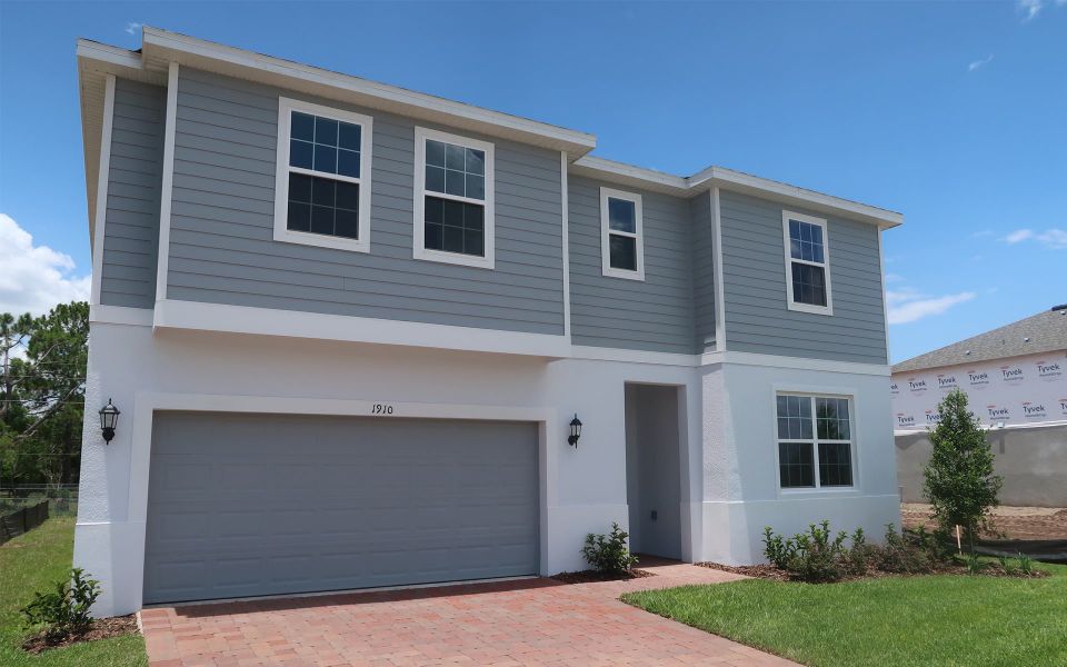 Front Exterior View of a Modern Central Florida Home