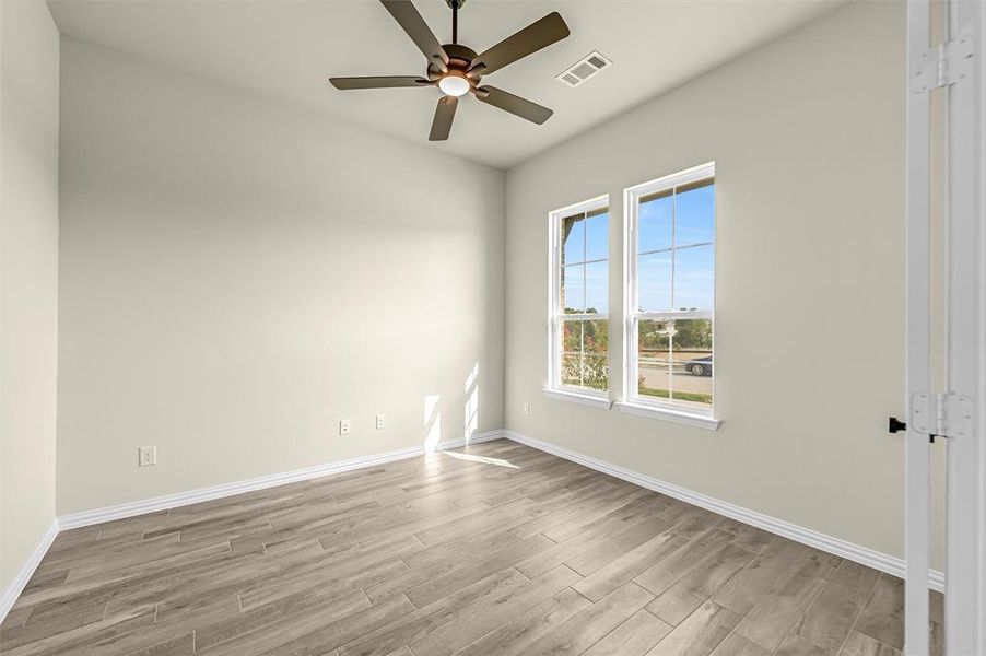 Spacious, unfurnished interior of a new home in Morningstar, Aledo (Image 15).