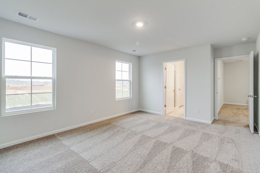 Spacious, unfurnished interior of a new home in Winston Point, Gilbert (Image 20).