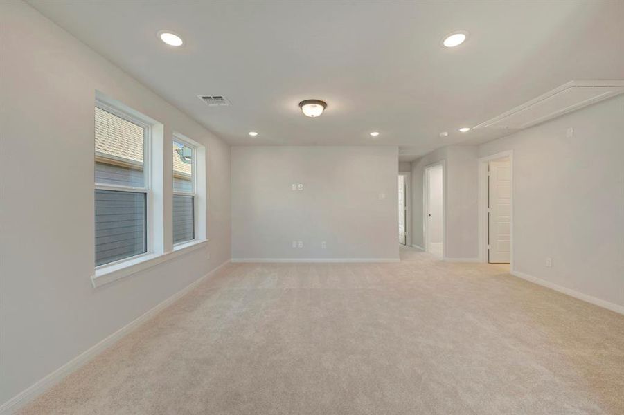 Spacious, unfurnished interior of a new home in Painted Tree Woodland West – Cottages, McKinney (Image 33).