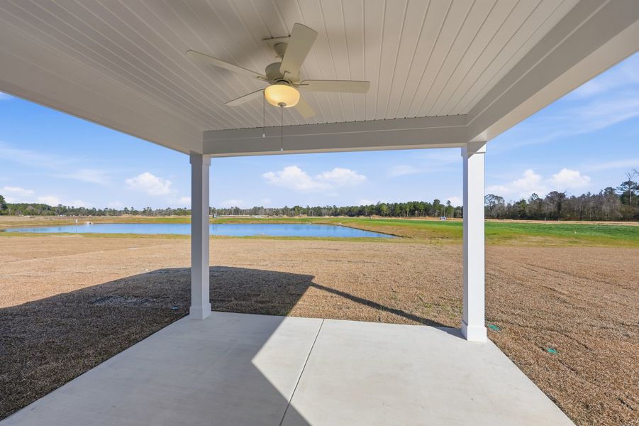 Representative exterior details of a home built from the Habersham II by Great Southern Homes in Edgefield, Loris (Image 3).