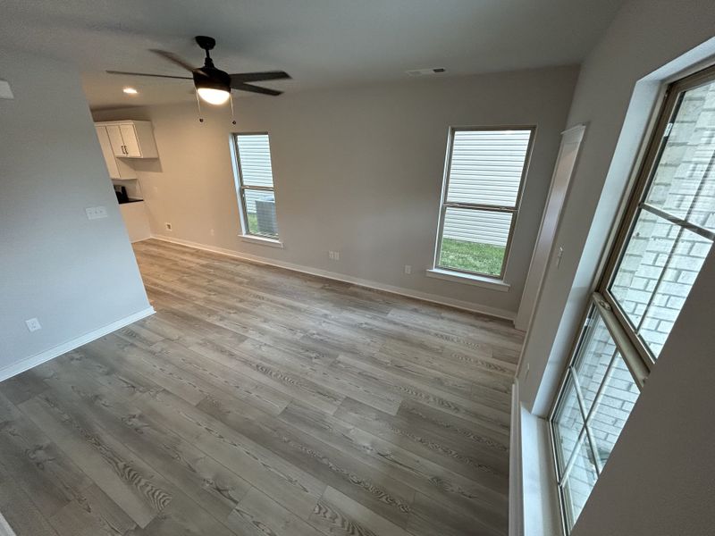 Spacious, unfurnished interior of a new home in Hickory Cove, Burns (Image 11).