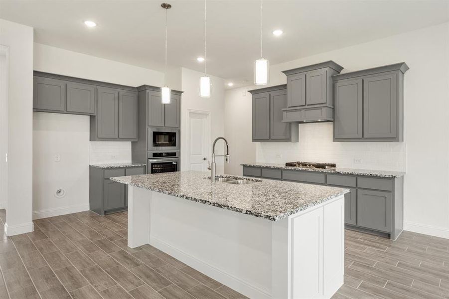 Furnished interior view inside a new home in Somerset, Venus (Image 16).
