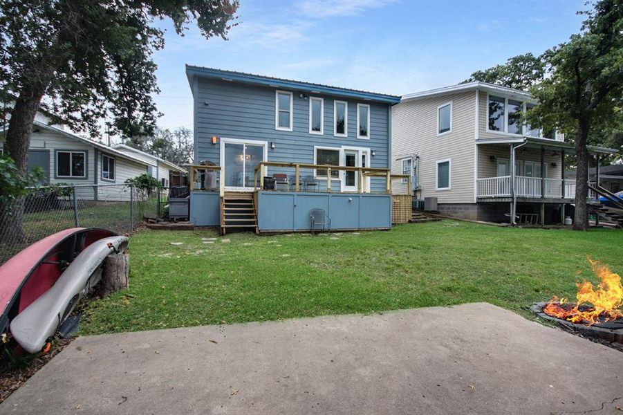 Front exterior of a new home in , Weatherford, TX, highlighting curb appeal (Image 14).