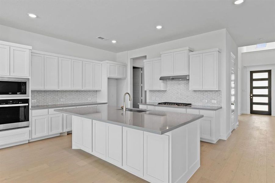 DAL_Painted Tree_Shepherd_4004 Gervais Drive (9) DAL_Painted Tree_Shepherd_4004 Gervais Drive (9)