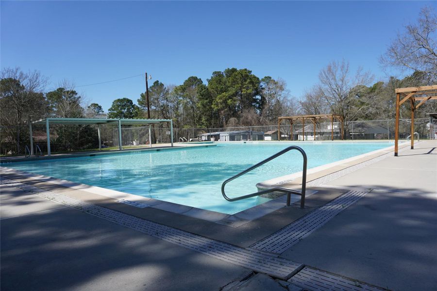 Community amenities in , Willis (Image 36).