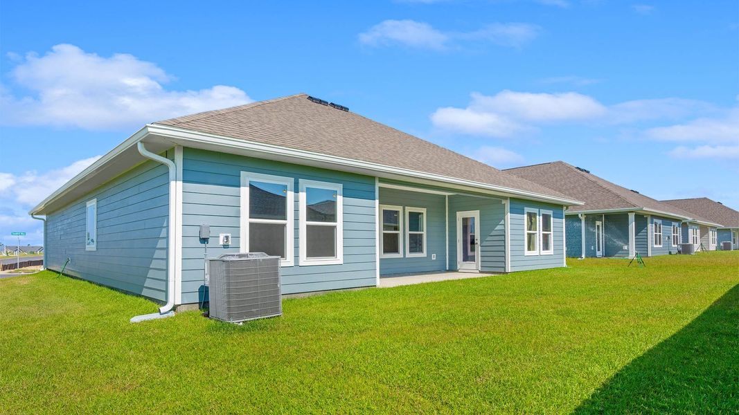Representative exterior details of a home built from the The Victoria by D.R. Horton in Titus Park, Panama City (Image 20).