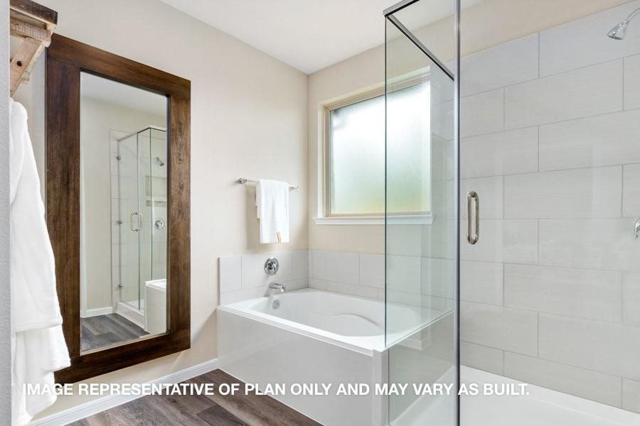 Furnished interior view inside a new home in River Ranch Estates, Mont Belvieu (Image 11).