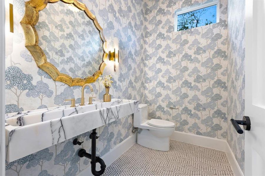 Furnished interior view inside a new home in , Dallas (Image 15).