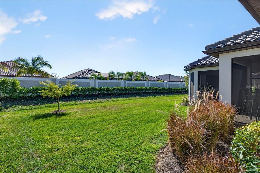 Exterior details and patio area of a home in , Bradenton (Image 33).