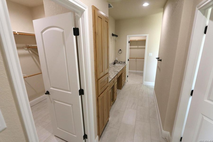 Furnished interior view inside a new home in , Floresville (Image 19).