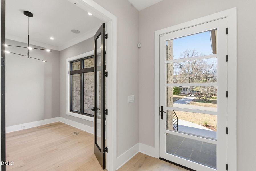 403 Carolyn Court-20