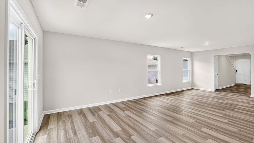 Spacious, unfurnished interior of a new home in Tyger Pines, Moore (Image 22).