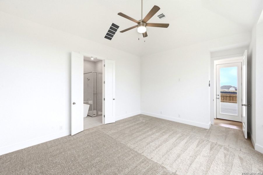 Spacious, unfurnished interior of a new home in Mont Blanc, Schertz (Image 18). Spacious, unfurnished interior of a new home in Mont Blanc, Schertz (Image 18).