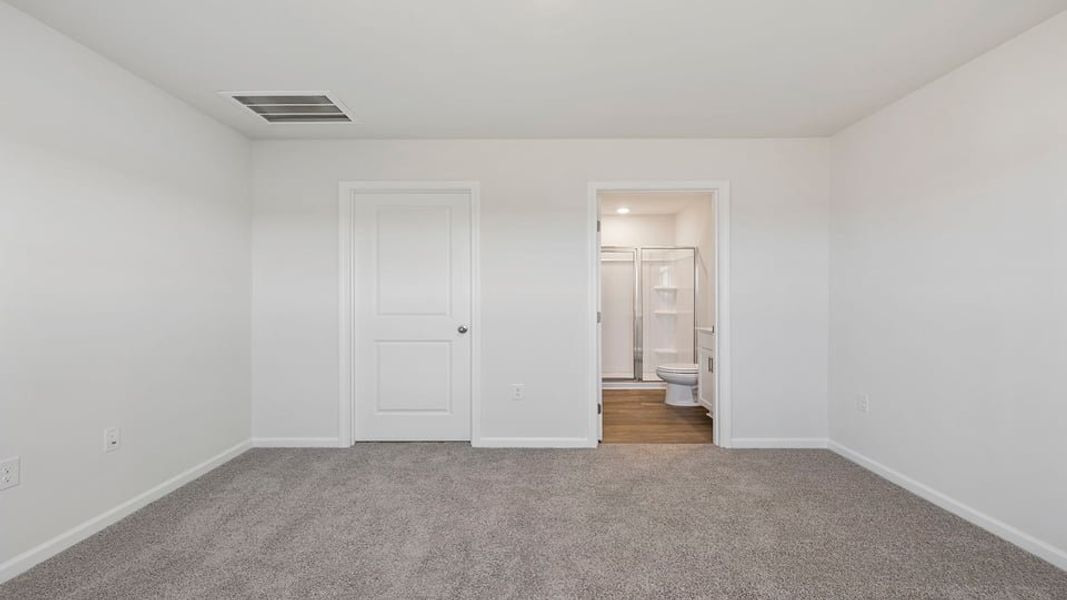 Spacious, unfurnished interior of a new home in Baxter Village, Boiling Springs (Image 24).