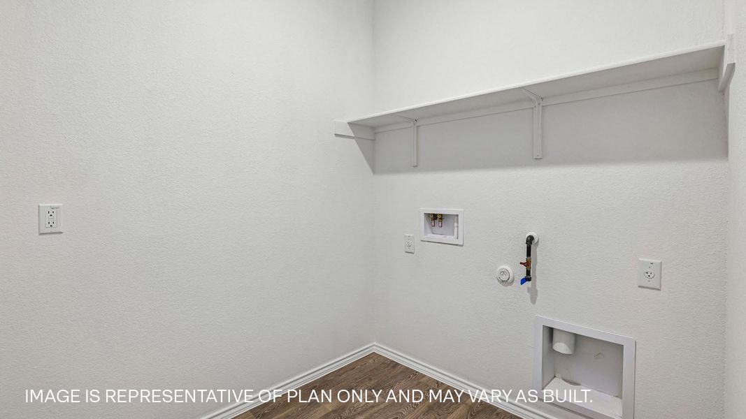Spacious, unfurnished interior of a new home in Valverde, Bastrop (Image 27).
