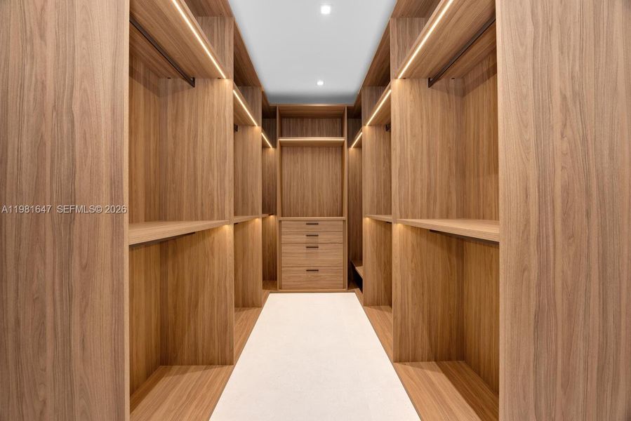 Image 70 of a home in .