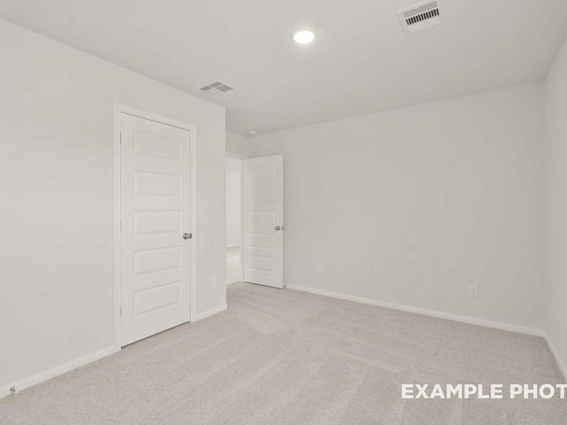 Spacious, unfurnished interior of a new home in Caney Creek Place, Conroe (Image 30).