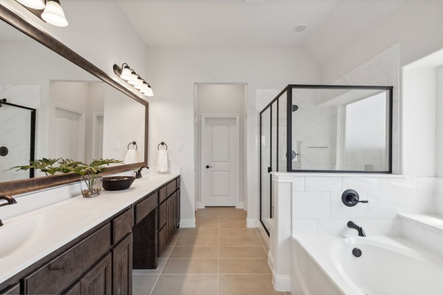 Furnished interior view inside a new home in Belle Meadows, Cleburne (Image 18).