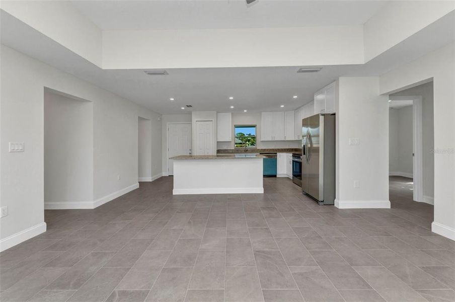 Spacious, unfurnished interior of a new home in , North Port (Image 29).