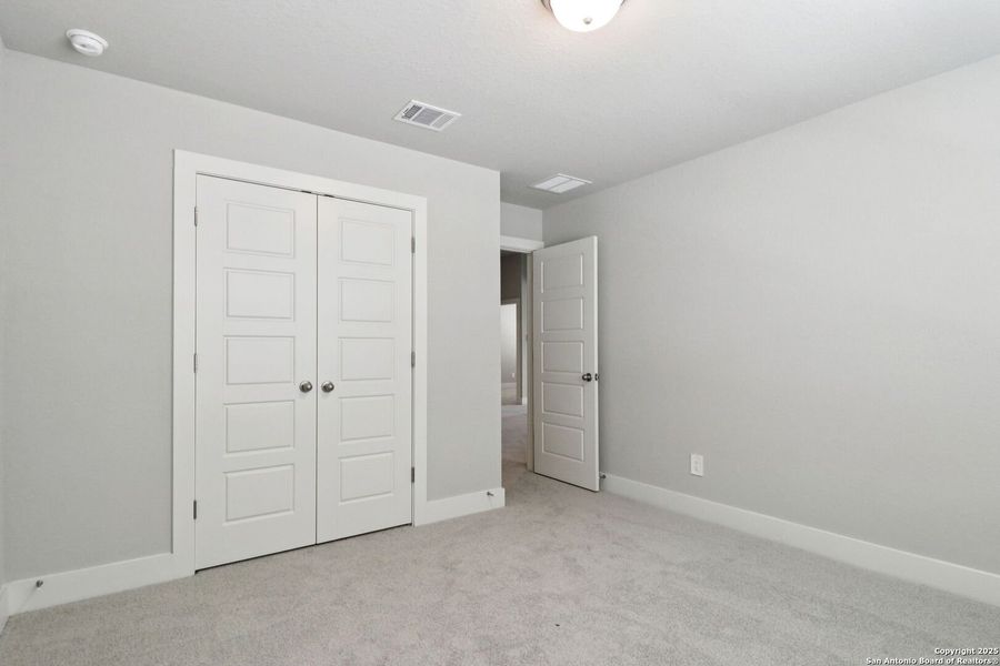 Spacious, unfurnished interior of a new home in Thomas Pond, San Antonio (Image 42). Spacious, unfurnished interior of a new home in Thomas Pond, San Antonio (Image 42).