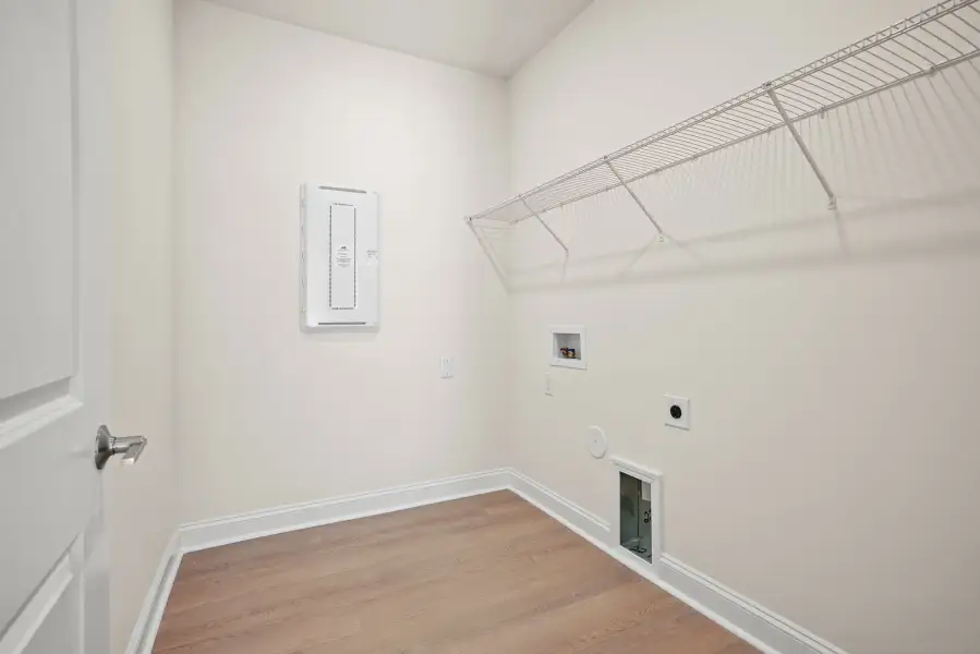 Spacious, unfurnished interior of a new home in Kinsdale, Lancaster (Image 59).