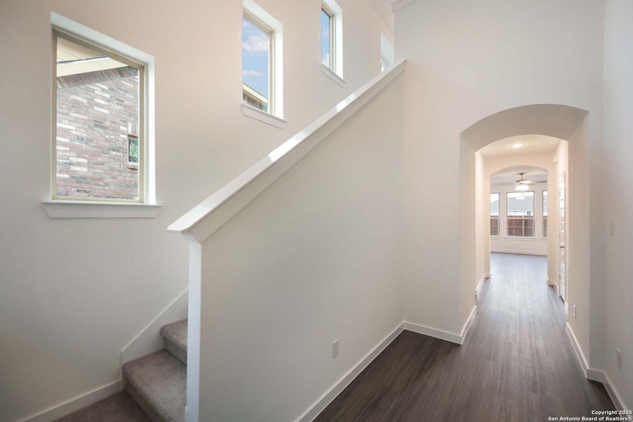 Spacious, unfurnished interior of a new home in Legacy at Lake Dunlap: 40ft. lots, New Braunfels (Image 12). Spacious, unfurnished interior of a new home in Legacy at Lake Dunlap: 40ft. lots, New Braunfels (Image 12).