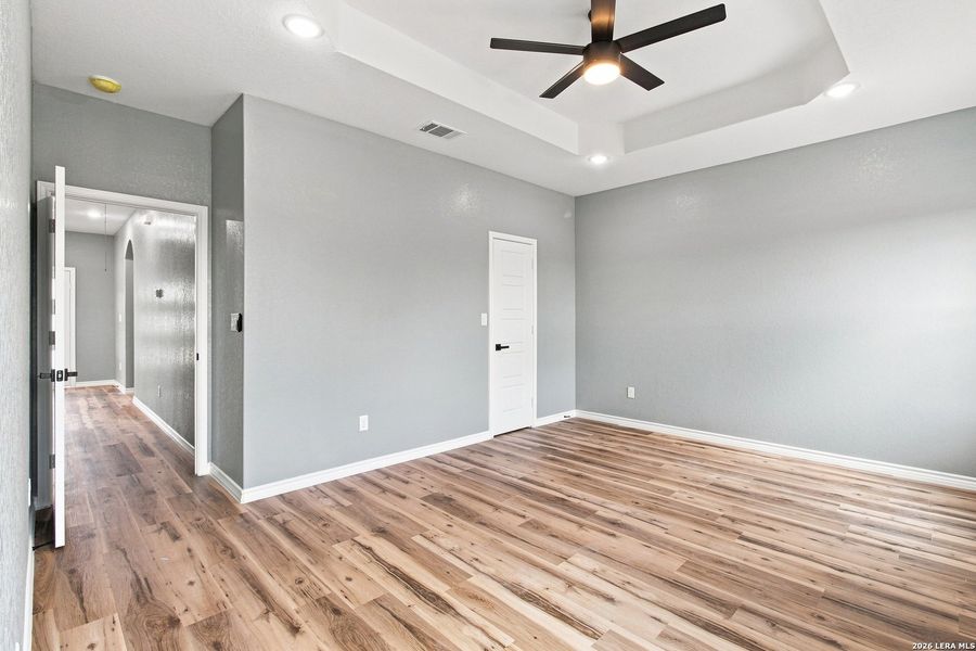 Spacious, unfurnished interior of a new home in , San Antonio (Image 15).