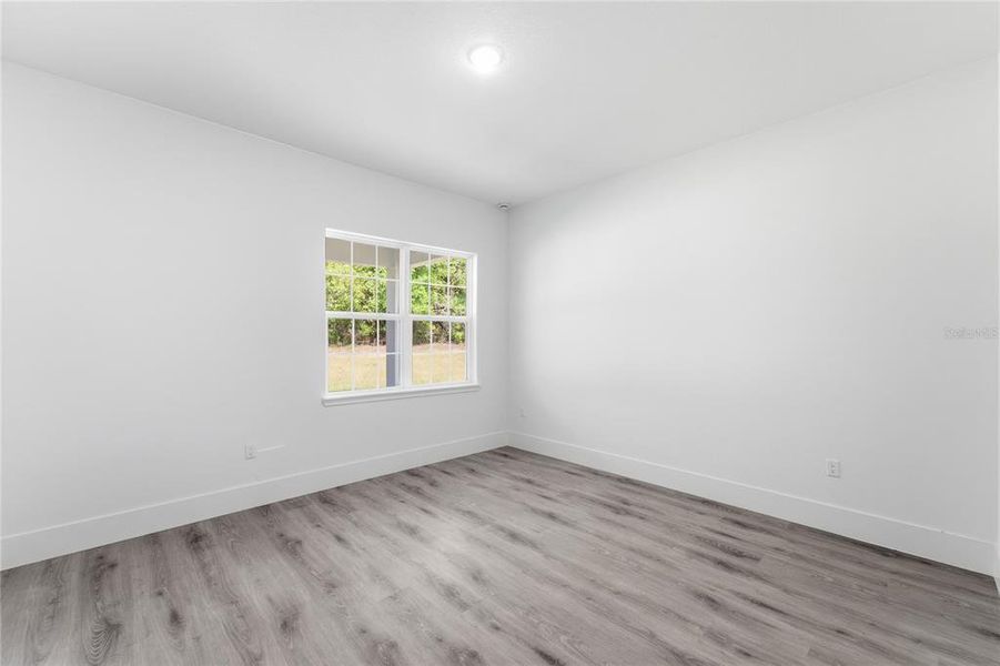 Spacious, unfurnished interior of a new home in , Dunnellon (Image 33).