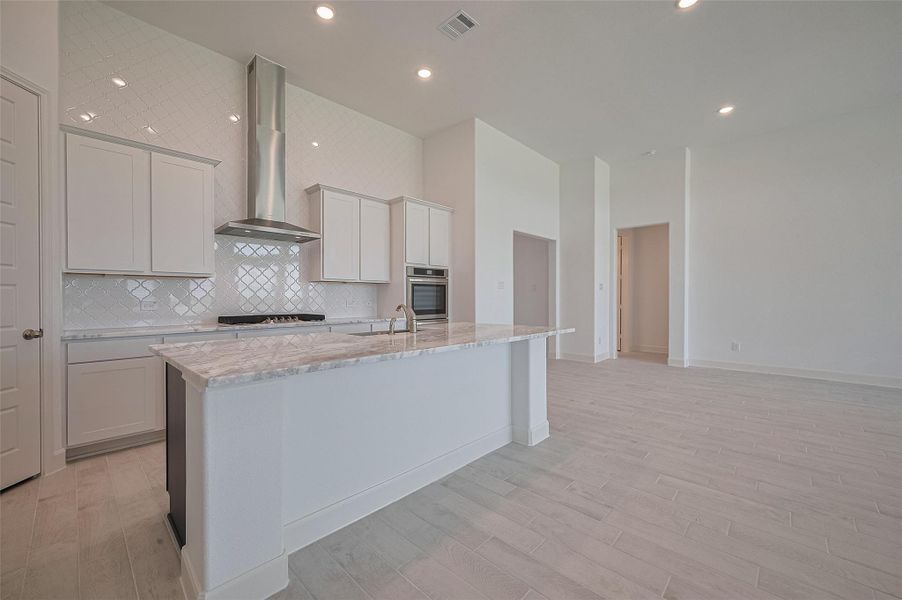 Furnished interior view inside a new home in Lago Mar, Texas City (Image 9).