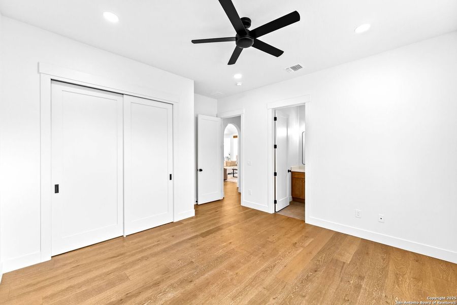 Spacious, unfurnished interior of a new home in , Boerne (Image 38).