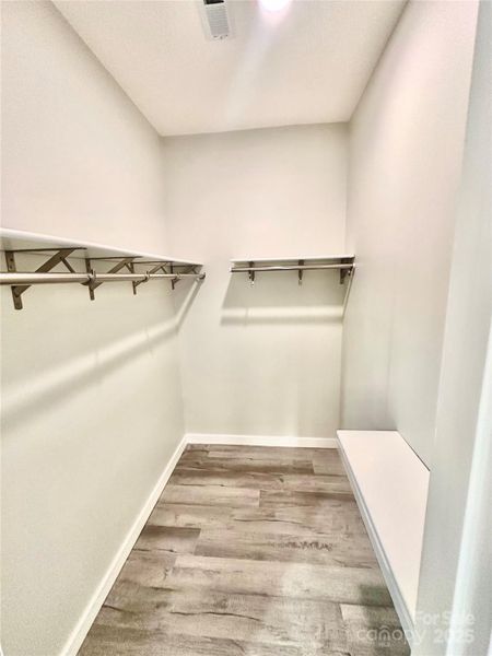 Spacious, unfurnished interior of a new home in , Jefferson (Image 17).