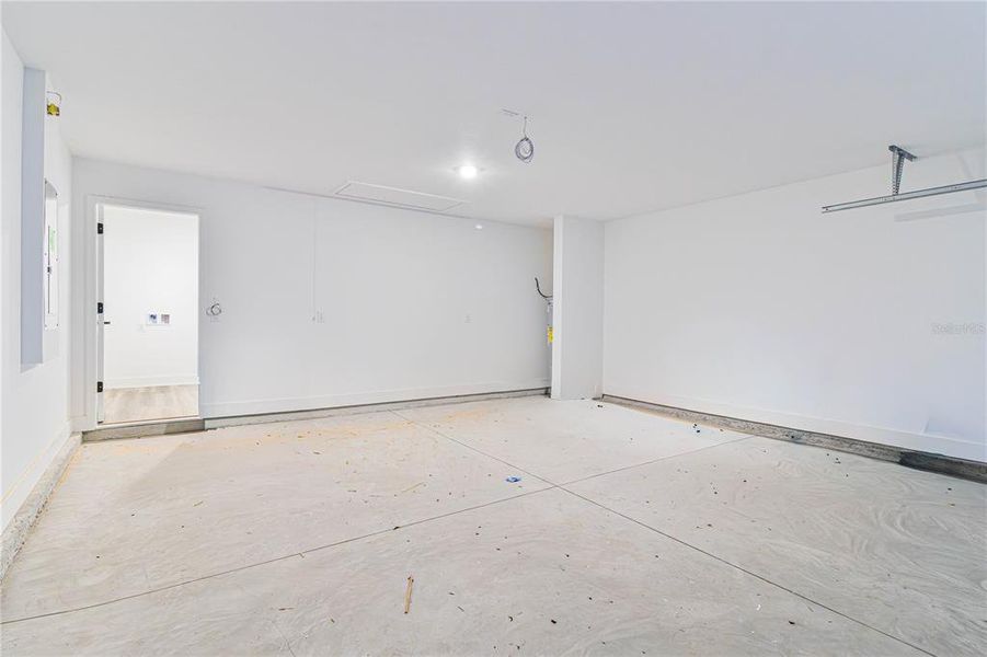Spacious, unfurnished interior of a new home in Briarwood, Alachua (Image 37).