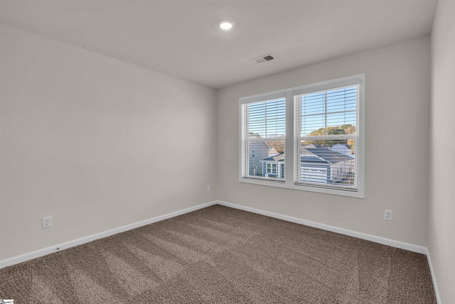 Spacious, unfurnished interior of a new home in Halton Oaks, Spartanburg (Image 24).