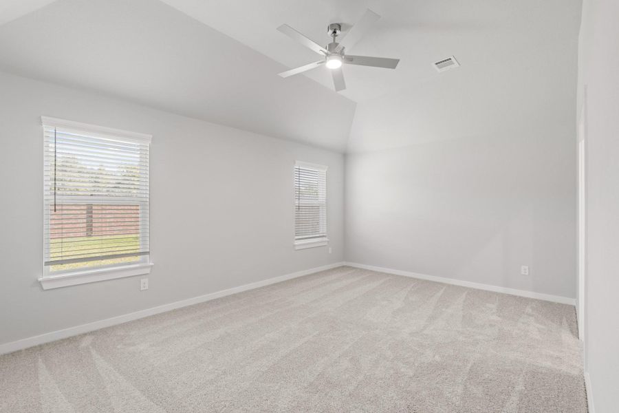 Spacious, unfurnished interior of a new home in Sunterra North, Katy (Image 19).