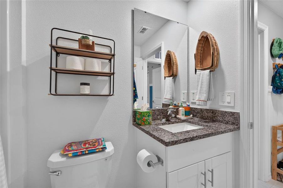 Furnished interior view inside a new home in , Bartow (Image 9).